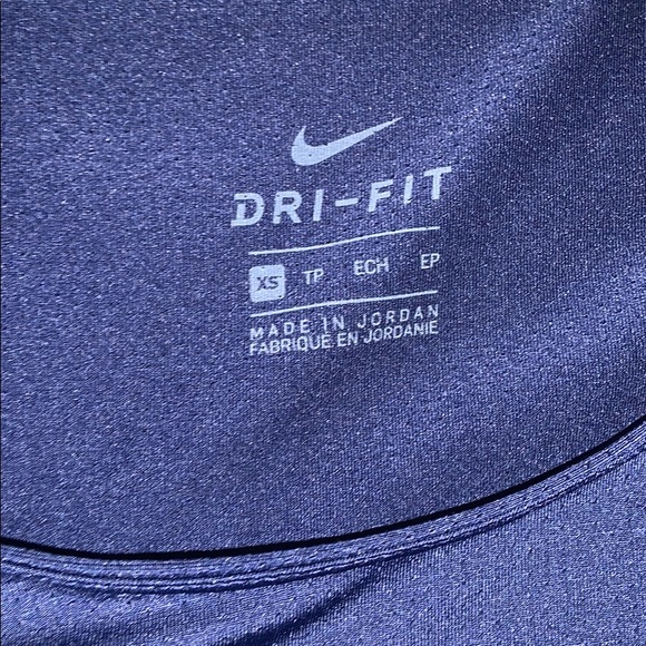 Women Nike hyper cool t- shirt - Picture 3 of 4